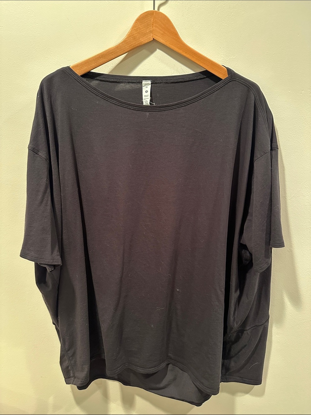 lululemon athletica Relaxed Black Short Sleeve Tee